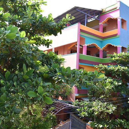 Tiruvannāmalai Rainbow Guest House מראה חיצוני תמונה