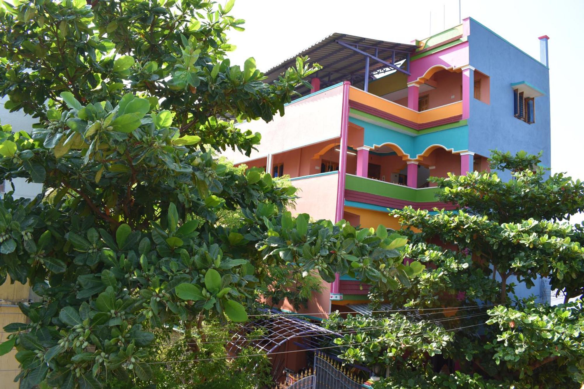 Tiruvannāmalai Rainbow Guest House מראה חיצוני תמונה
