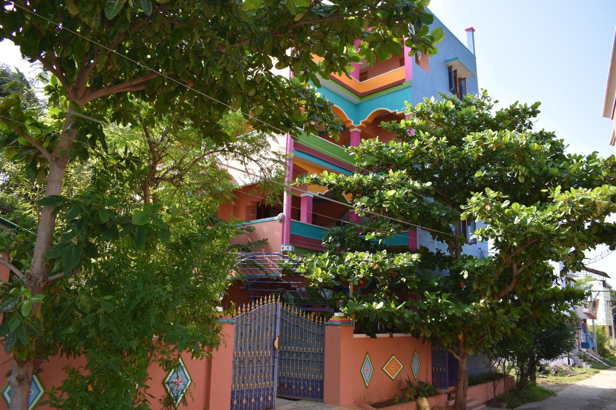 Tiruvannāmalai Rainbow Guest House מראה חיצוני תמונה