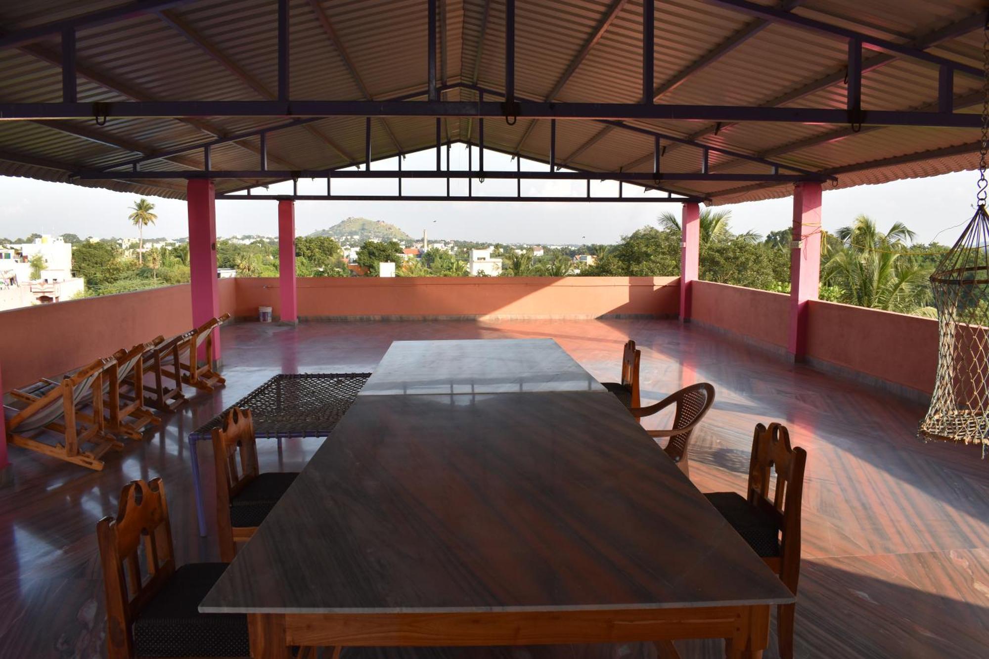 Tiruvannāmalai Rainbow Guest House מראה חיצוני תמונה