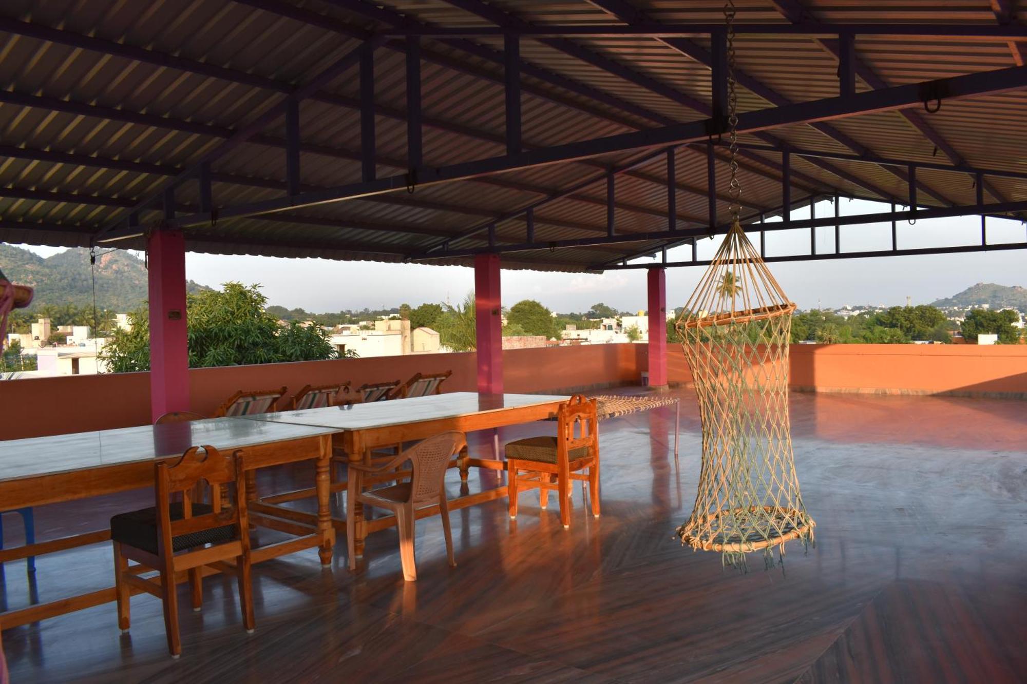 Tiruvannāmalai Rainbow Guest House מראה חיצוני תמונה