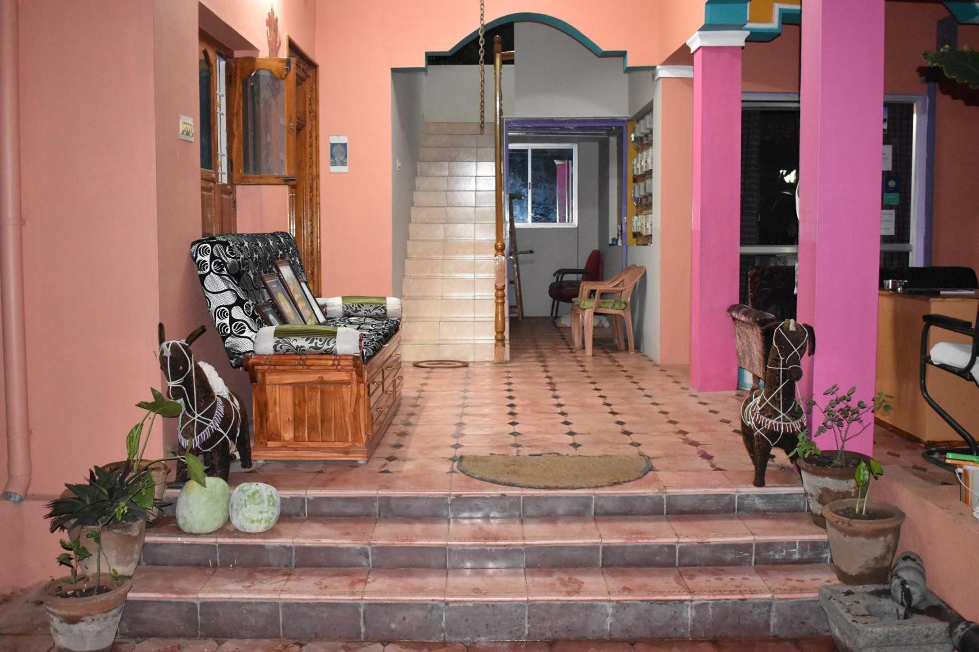 Tiruvannāmalai Rainbow Guest House מראה חיצוני תמונה
